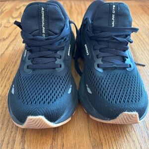 Brooks Adrenaline GTS Black and Tan Sneakers